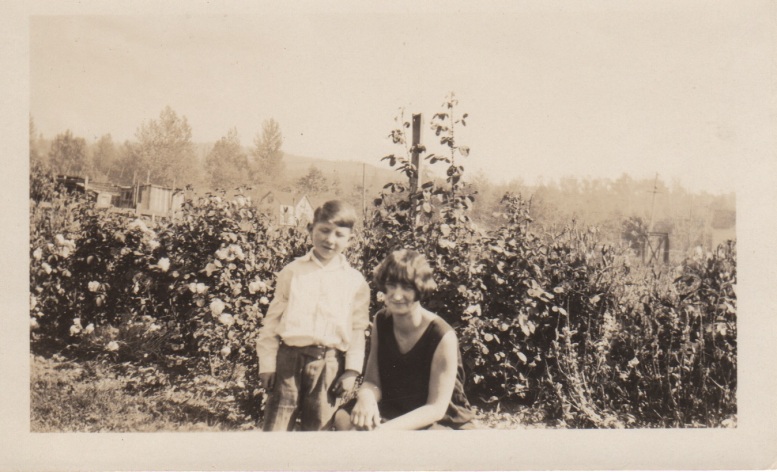 4. clyde & momma, 1930